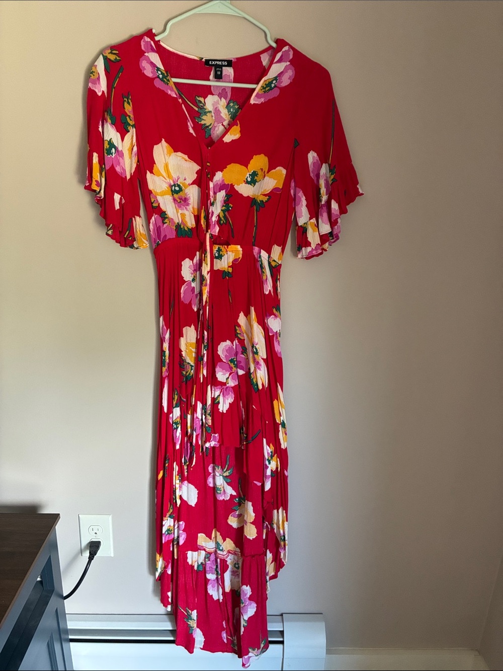 Express Red Floral V‑Neck Maxi Dress